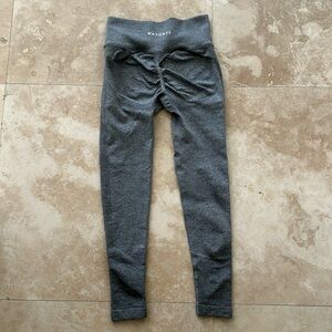 Naturyl Gray Butt Scrunch workout leggings
